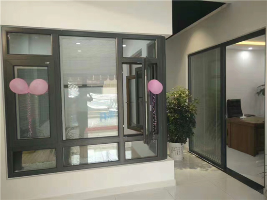  西安金剛網紗窗-店面展示